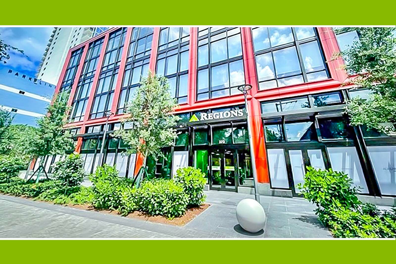 Regions Bank modern West Palm Beach Location.