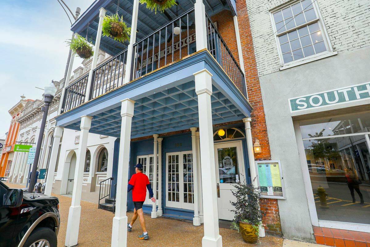 Front-of-City-Grocery-edit