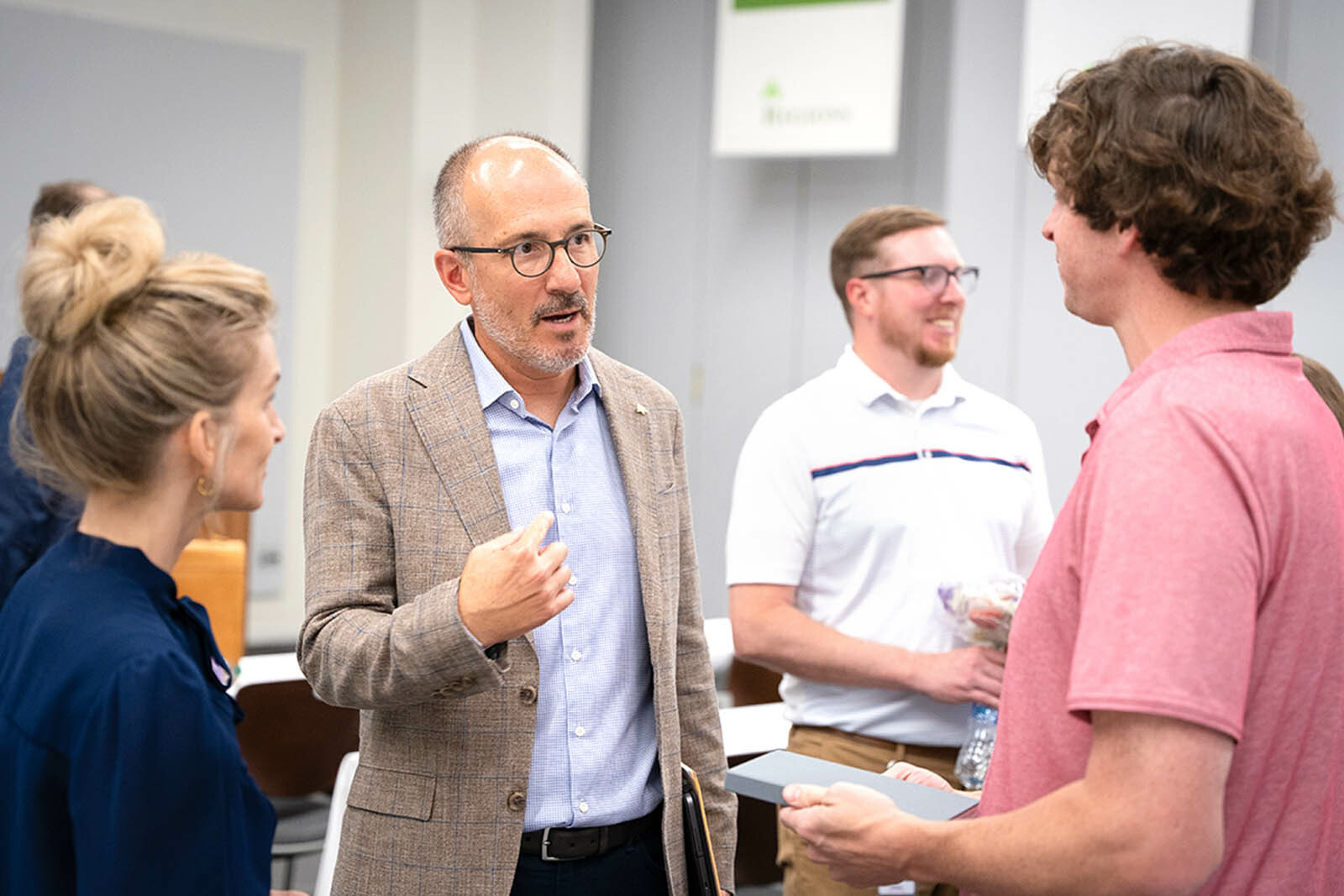 Andy Hernandez talking with the audience 