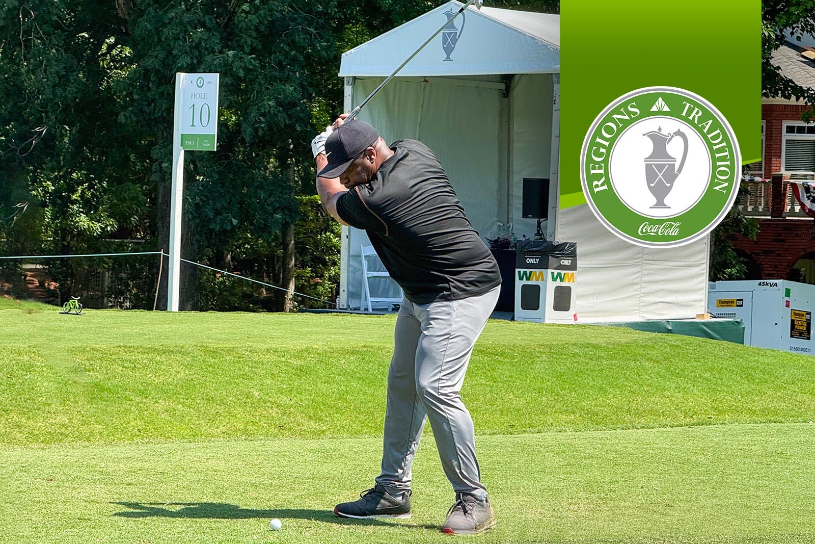 Bo Jackson takes a swing at the Regions Tradition.