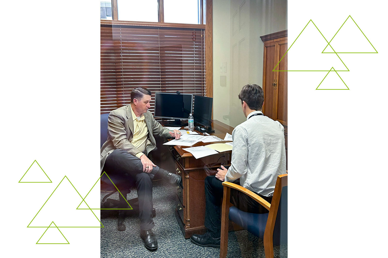 Bart Rose, Commercial Banking leader and Central Illinois market executive with Regions Bank with student.