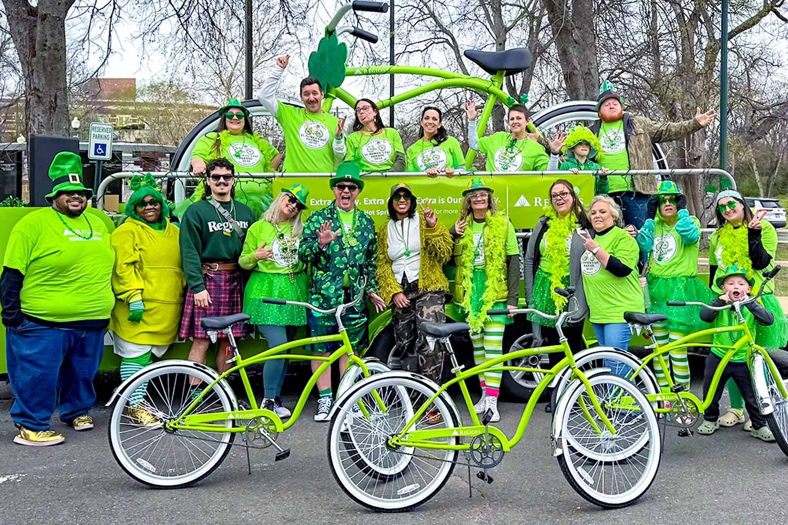 Regions Hot Springs branch associates with Regions Big Bike.